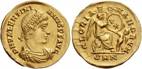 Valentinian I, 364 – 375. Semis, Nicomedia 367-375, AV 2.20 g. D N VALENTINI – ANVS P F AVG Pearl-diademed, draped and cuirassed bust r. Rev. GLORIA R...