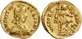 Avitus, 455 – 456. Solidus, Mediolanum 455-456, AV 4.47 g. D N AVITVS – PERP F AVG Rosette-diademed, draped and cuirassed bust r. Rev. VICTORI – A AVG...
