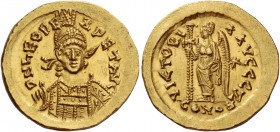 Leo I, 457 – 474. Solidus, Constantinopolis 468-473, AV 4.49 g. D N LEO PE – RPET AVG Helmeted, pearl-diademed and cuirassed bust facing three-quarter...
