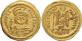 Maurice Tiberius, 582 - 602. Solidus, Rome circa 583-584, AV 4.41 g. D N mAVRIC - TIb P P AVG Draped and cuirassed bust facing, wearing plumed helmet ...