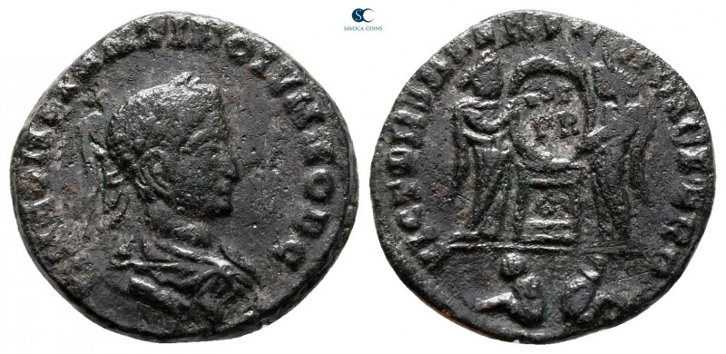 Constantine II, as Caesar AD 317-337. Lugdunum
Follis Æ

17 mm, 2,65 g


...