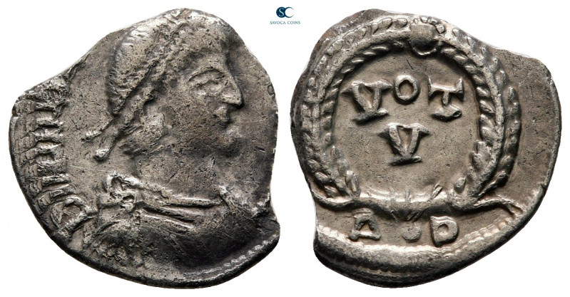 Constantius II AD 347-361. Contemporary barbaric imitation
Siliqua AR

17 mm,...