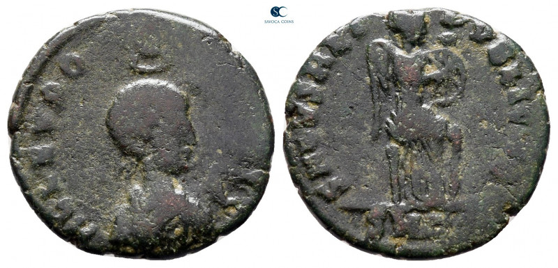 Aelia Eudoxia AD 400-404. Cyzicus
Follis Æ

17 mm, 2,15 g



fine