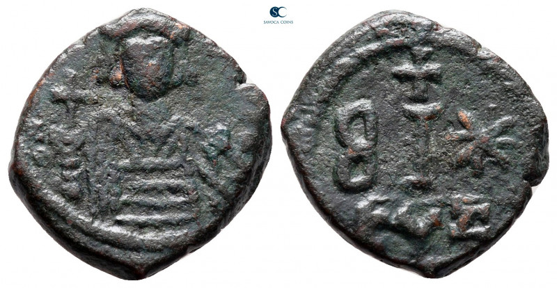 Maurice Tiberius AD 582-602. Cyzicus
Decanummium Æ

17 mm, 2,84 g



near...