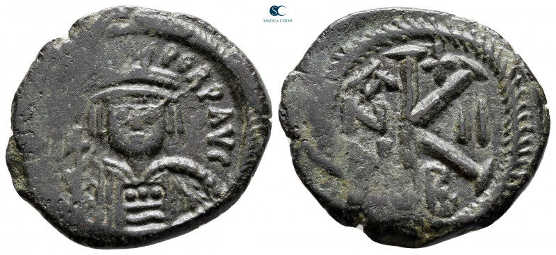 Heraclius AD 610-641. Constantinople
Half Follis or 20 Nummi Æ

24 mm, 4,93 g...