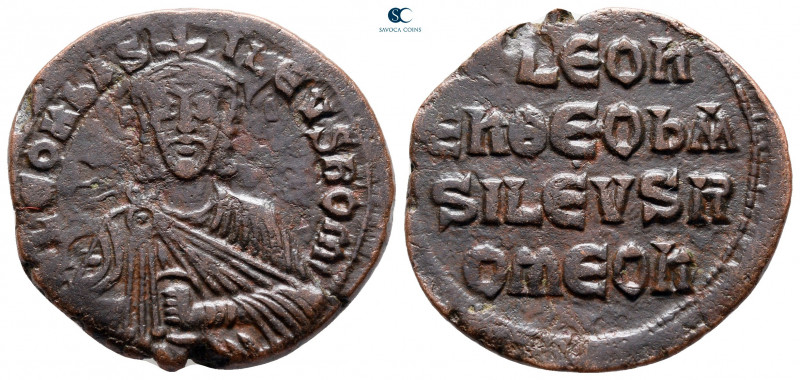 Leo VI the Wise AD 886-912. Constantinople
Follis Æ

26 mm, 7,35 g



ver...