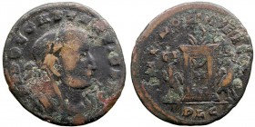 IMPERIO ROMANO
CONSTANCIO CLORO
Follis. AE. R/MEMORIA FELIX, a los lados del altar CI-S y en exergo PLC. RIC.297. Muy escasa. BC.