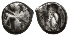 Darius II and Artaxerxes II - Siglos (14mm, 5 g). 420-375 BC. Mint in Lydia. Obv: king as bearded archer kneeling right with spear and drawn bow. Rev:...