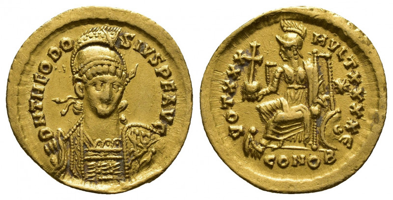 THEODOSIUS II. 402-450 AD. AV Solidus (20mm, 4.5 g). Constantinople mint. Struck...