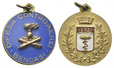 ROMA
Ventennio Fascista, dal 1923 al 1943.
Medaglia Regio Esercito Campagne D’Africa - Difesa Controaerei Bengasi
Æ dorato e smalti gr. 10,12 mm. 2...