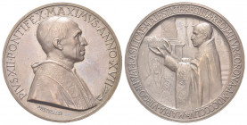 ROMA
Pio XII (Eugenio Pacelli), 1939-1958.
Medaglia 1955 a. XVII opus A. Mistruzzi.
Æ gr. 36,83 mm. 44
Dr. PIVS XII PONTIFEX MAXIMVS ANNO XVII. Bu...