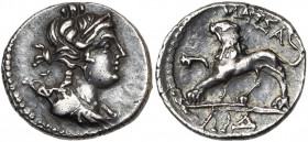 GAULE TRANSALPINE, Massalia, AR drachme, 125-90 av. J.-C. D/ B. diad., dr. d''Artémis à g., arc et carquois à l''épaule. R/ Lion marchant à g., la pat...