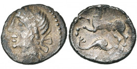 GAULE CELTIQUE, Aedui, AR quinaire. D/ [ATPILI F] T. fém. diad. à g. R/ [ORCETIRIX] Cheval bridé galopant à g. En dessous, un dauphin à d. DT 3226; Al...