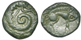 GAULE BELGIQUE, Caleti, AE bronze. Type de la cité de Limes. D/ Sorte de crevette géante avec une longue queue enroulée (serpent-dragon d''après A. Bl...
