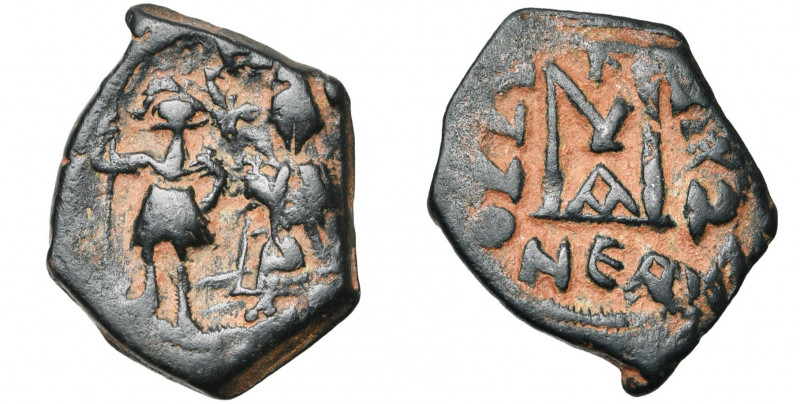 Héraclius (610-641), AE follis, an 25, 634-635, Neapolis. Off. A. D/ Héraclius e...