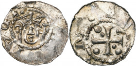 NEDERLAND, ZALTBOMMEL (?), AR denarius, ca. 1030-1050. Imitatie van het Tielse type. Vz/ Gekroond hoofd v.v. tussen een staf en een kruis. Kz/ Kruis m...