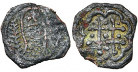 PRINCIPAUTE D''ANTIOCHE, AE fraction anonyme, début du 13e s. Type F1. D/ T. casquée à d., l''oeil figuré en amande, une croisette sur le casque, entr...
