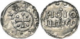 HUY, atelier royal, AR denier. Au titre d''Otton Ier (936-962). D/ OTTO RE+XX Croix cantonnée de quatre globules. R/ En deux lignes: HOIO/ IICO (les...