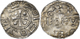 LIEGE, Principauté, AR denier, vers 975. D/ Croix cantonnée de quatre globules. Légende dégénérée. R/ Dans le champ, EO A (A inversé). Au-dessus, S...