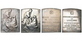 BELGIQUE, lot de 2 médailles par Rousseau: 1919, Oeuvre nationale de l''Enfance et s.d., Commission d''alimentation de l''Enfance. AR, 68 x 52 mm.
Tr...