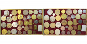 BELGIQUE, lot de 38 médailles et plaquettes, dont: 1874, F. Baetes, Ville d''Anvers - Visite royale; 1880, Ch. Wiener, Exposition nationale; 1881, L. ...