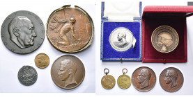 lot de 11 médailles, dont: Allemagne, Prusse, Kriegs-Denkmünze 1815 et Erinnerungs-Kriegsdenkmünze für 1813-1815 (nettoyées, sans ruban); Belgique, 18...