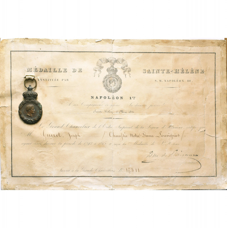 FRANCE, médaille de Sainte-Hélène, accrochée à son brevet au nom de Joseph Guere...