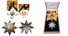 GRECE, Ordre du Phénix, ensemble de grand-croix, 3e modèle (depuis 1975): plaque en argent (poinçon EME sur l’épingle), bijou en vermeil et écharpe de...