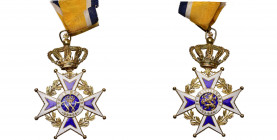PAYS-BAS, Ordre d''Orange-Nassau, croix de commandeur à titre civil, en vermeil, avec cravate.
Provient de Frédéric Joseph Vandemeulebroek.