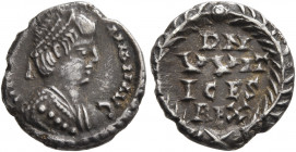 OSTROGOTHS. Witigis, 536-540. Half Siliqua (Silver, 13 mm, 1.40 g, 7 h), in the name of Justinian I (527-565), Ravenna, 536-540. D N IVSTINIAN AVG Pea...
