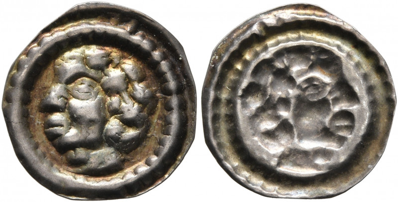 HUNGARY. Béla III, 1172-1196. Bracteate (Silver, 15 mm, 0.20 g). Man's head left...