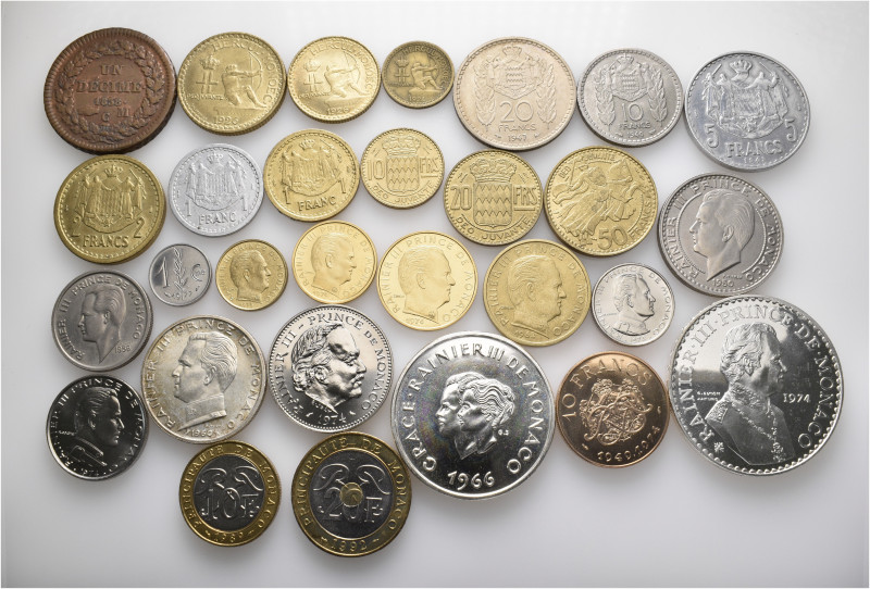 A lot containing 29 silver, bronze, copper-nickel and aluminium coins. All: Mona...