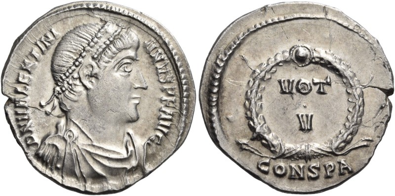 Valentinian I, 364-375. Heavy Siliqua (Silver, 21 mm, 3.31 g, 12 h), Constantino...