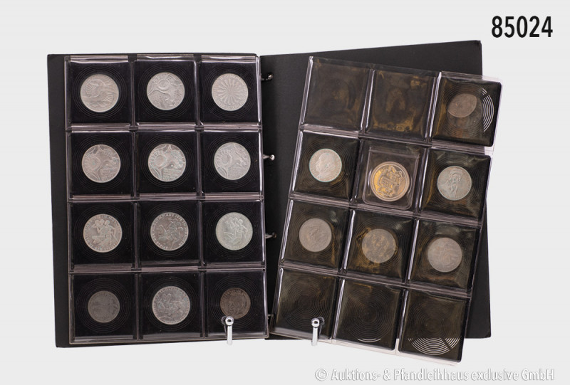 Aus Sammler-Nachlass: 5 Albumseiten mit ca. 40 Münzen und Medaillen, dabei 10 x ...