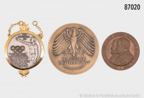 Konv. Wetterdienstplakette des Deutsches Wetterdienstes, BRD, in original Etui, dazu Bronzemedaille 1839, v. C. Pfeuffer, auf die 300-Jahrfeier der Re...