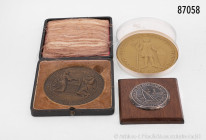 Konv. Wachssiegel, Erzstift Magdeburg, Faksimile 1945, dazu große Medaille o. J., der Evangelischen Kirche der Altpreußischen Union, zur goldenen Hoch...