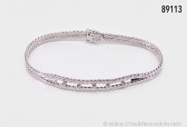 Armband, 750 Weißgold, mit Sicherheitsschließe, 5 Punktdiamanten, L ca. 19 cm, 17,35 g, guter bis sehr guter Zustand