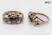 Antiker Ring, 585 Gelbgold, um 1900, große Ringschiene mit 2 kleinen Smaragden und 2 Diamanten jeweils in Viereckschliff, Durchbrucharbeiten, Ring wur...