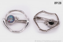 Brosche, 585 Weißgold, mit Opal-Cabochon und 3 Punktdiamanten, außergewöhnliches Design 8,6 g