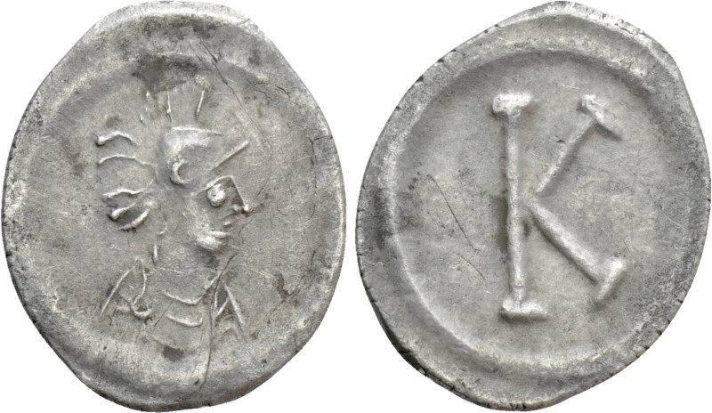 ANONYMOUS. Time of Justinian I (527-565). Half Siliqua. Constantinople. 

Obv:...