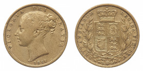 Victoria (1837-1901) - Gold Sovereign 1851 - Mint: London - Obverse: Bare head left - Reverse: Crowned shield within wreath - gr. 7,89 - Very fine Fri...