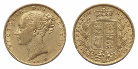 Victoria (1837-1901) - Gold Sovereign 1856 - Mint: London - Obverse: Bare head left - Reverse: Crowned shield within wreath - gr. 7,94 - About extreme...