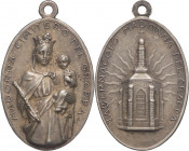 Medaglia votiva del Santuario della Madonna del Grappa con immagine del tabernacolo sul rovescio - AE argentato - con appiccagnolo - 5,87 g; Ø 30x21 m...