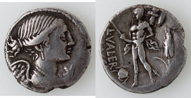Repubblica Romana. Gens Valeria. L. Valerius Flaccus. 108-107 a.C. Denario. Ag. D\ Busto della vittoria verso destra, davanti *. R\ L VALERI FLACCI Ma...