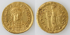 Impero Bizantino. Anastasio I. 491-518 d.C. Solido. Au. Costantinopoli. D/ DN ANASTA - SIVS PP AVC, Busto elmato e corazzato frontale, leggermente a d...