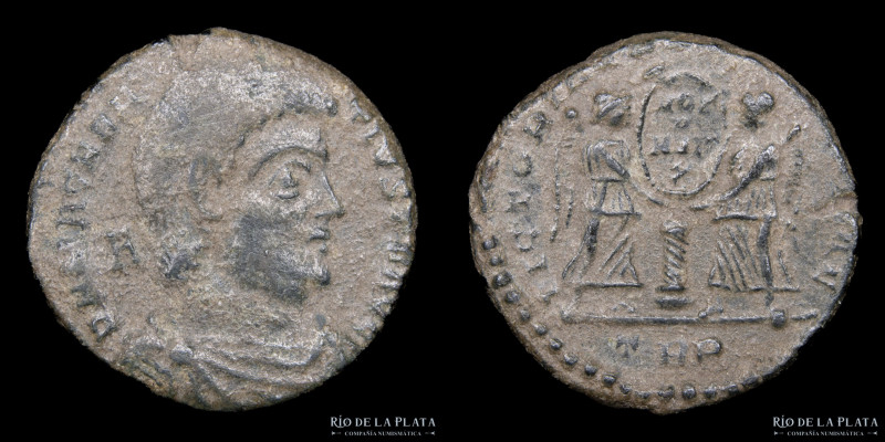 Roma, Siglo IV. Magnencio 350-353DC. AE Maiorina. Ceca de Tréveri, oficina 1ra (...