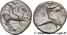 CALABRIA - TARAS
Type : Nomos, statère ou didrachme 
Date : c. 340-332 AC. 
Mint name / Town : Tarente, Calabre 
Metal : silver 
Diameter : 21,5  mm
O...