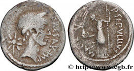 JULIUS CAESAR
Type : Denier  
Date : janvier - février 
Mint name / Town : Rome 
Metal : silver 
Millesimal fineness : 950  ‰
Diameter : 19,5  mm
Orie...