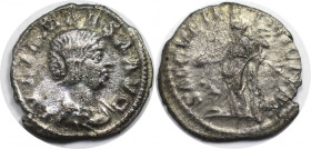 Römische Münzen, MÜNZEN DER RÖMISCHEN KAISERZEIT. Iulia Maesa, Großmutter des Elagabal. Denar 218-222 n. Chr. Silber. 2,90 g. 18,5 mm. Vs.: IVLIA MAES...