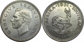 Weltmünzen und Medaillen, Südafrika / South Africa. Georg VI. 5 Shillings 1951. Silber. KM 40.2. Vorzüglich-Stempelglanz. Patina